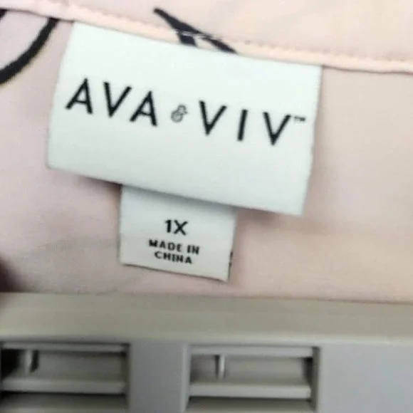 Ava & Viv Womens 1X Pink Floral V-Neck Long Sleeve Blouse High-Low Hem Top - Picture 3 of 5